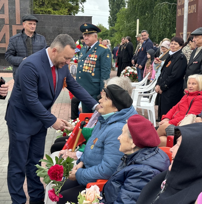 Депутаты Думы Шпаковского округа поздравили ветеранов Великой Отечественной войны и почтили память погибших в годы войны