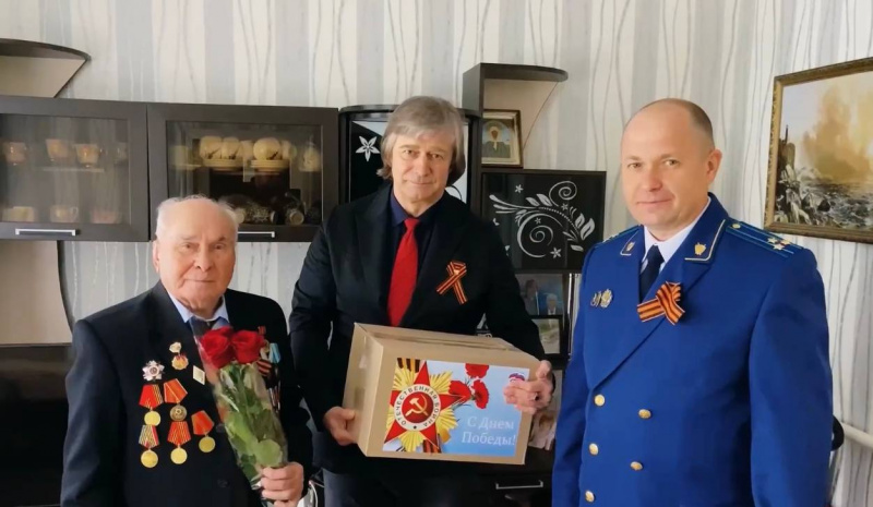 Партия «Единая Россия»  поздравила ветеранов с  9 Мая