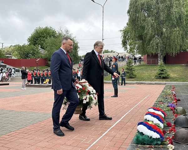 Депутаты Думы Шпаковского округа поздравили ветеранов Великой Отечественной войны и почтили память погибших в годы войны