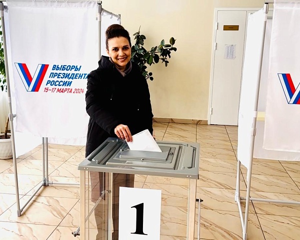 Продолжается голосование по выборам Президента России