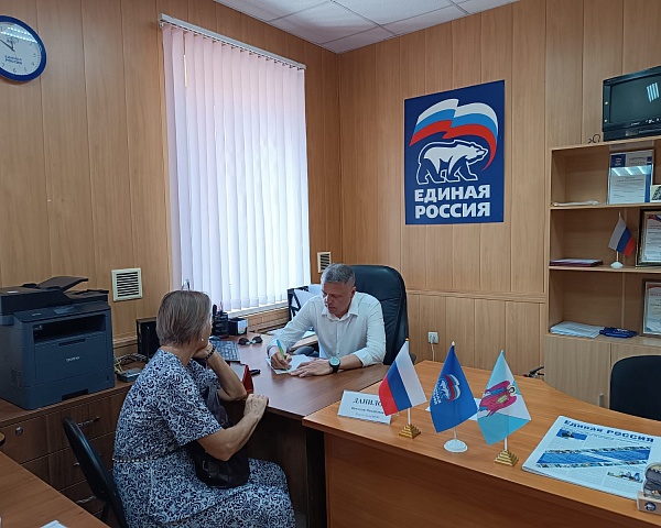 Депутаты провели  приемы граждан по вопросам социальной поддержки