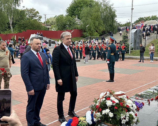 Депутаты Думы Шпаковского округа поздравили ветеранов Великой Отечественной войны и почтили память погибших в годы войны