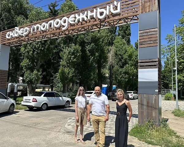 Депутаты осмотрели сквер  "Молодежный" в Михайловске