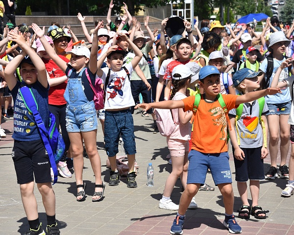 Большой детский праздник ко Дню защиты детей сегодня состоялся в городе Михайловск