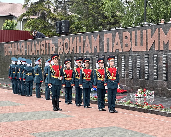Депутаты Думы Шпаковского округа поздравили ветеранов Великой Отечественной войны и почтили память погибших в годы войны