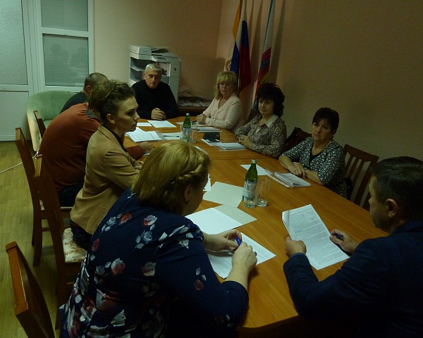     19 октября 2017 года состоялось заседание комитета Совета Шпаковского муниципального района Ставропольского края по социальной политике.