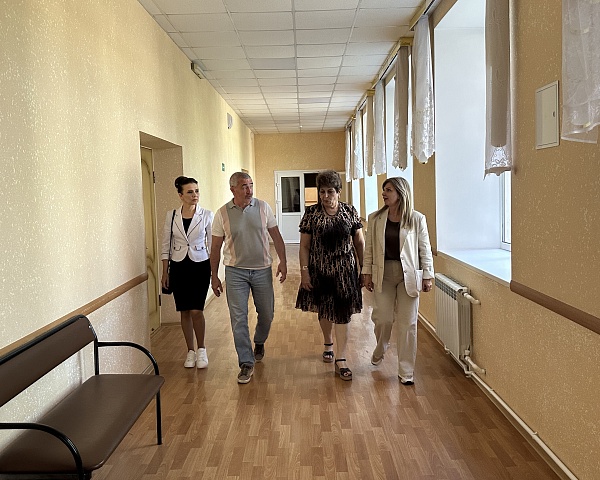 Депутаты Думы Шпаковского округа  изучили работу пришкольного лагеря